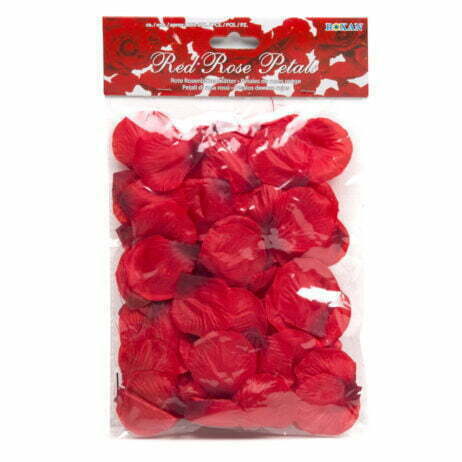 rosenblad-röda-tyg-kärlek